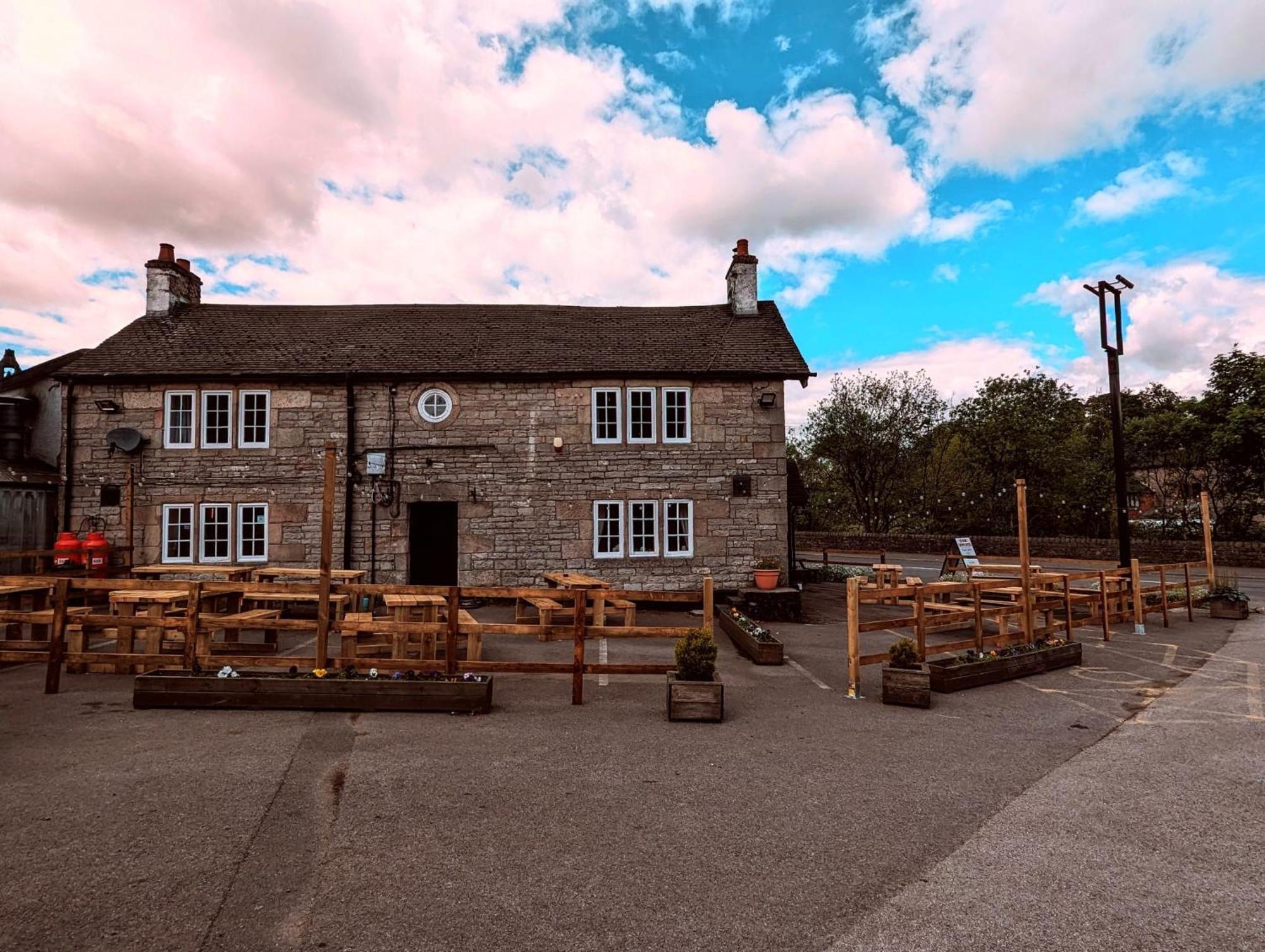 Ye Olde Crown Inn Waterfall Exterior photo